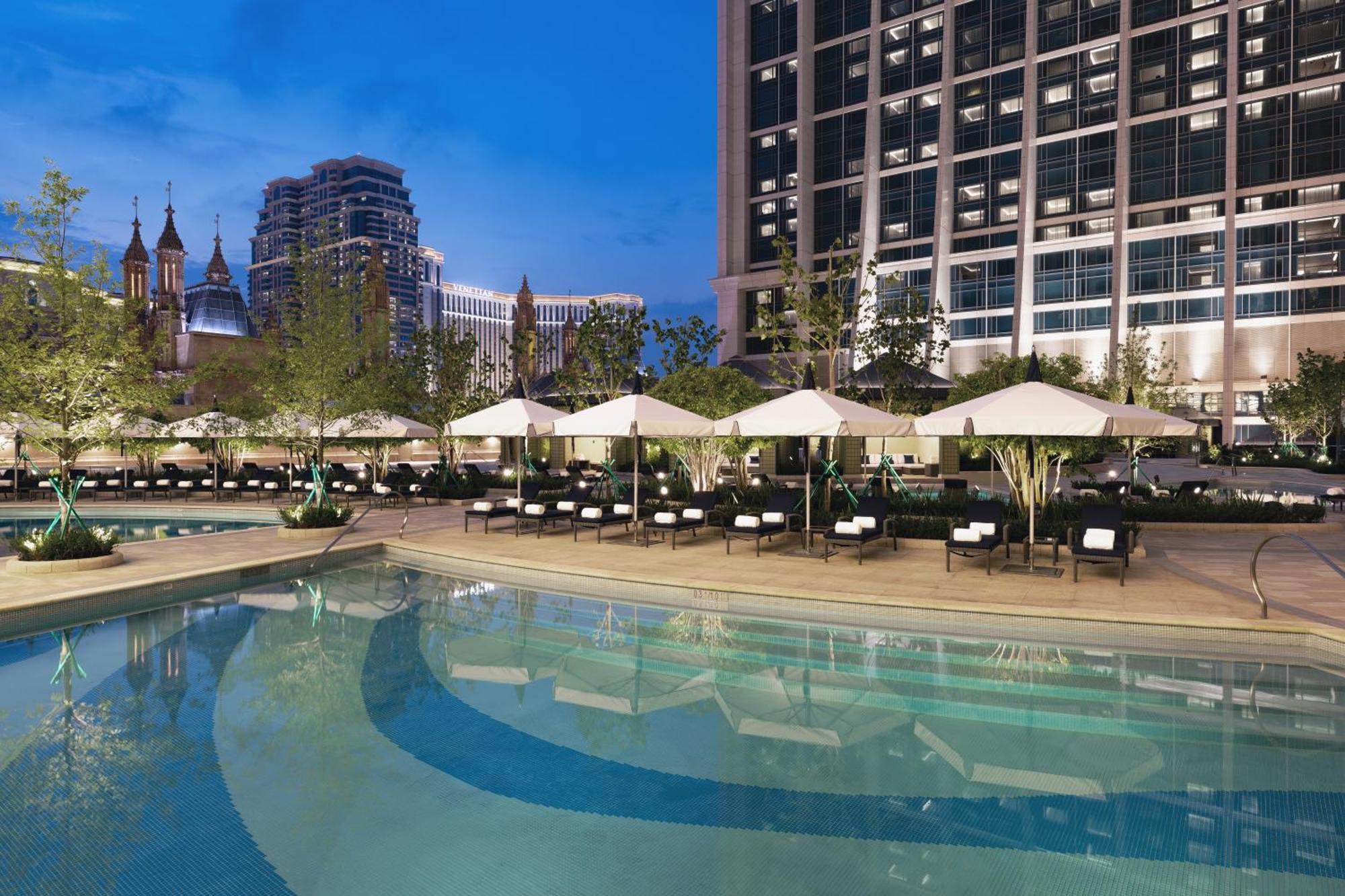 Londoner Grand, A Luxury Collection Hotel, Hotel 5*